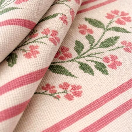 Handcrafted Decorative Cotton and Wool Handknotted Rug for Stylish Rooms